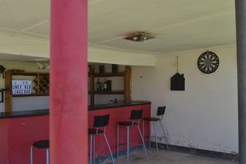 Sports bar