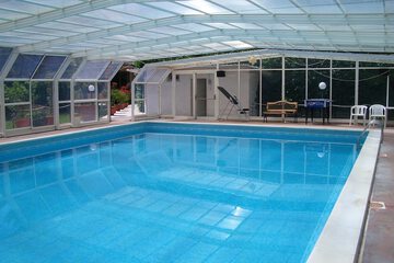 Indoor/outdoor pool