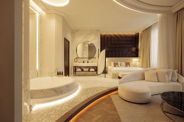 Private spa tub
