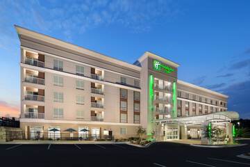 Holiday Inn Hotel & Suites Arden Asheville Airport