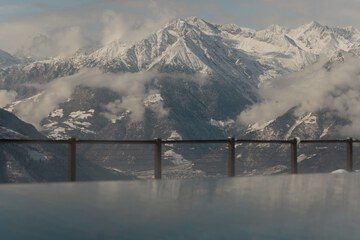 Infinity pool