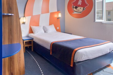 Children's theme room