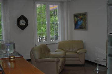 Lobby lounge