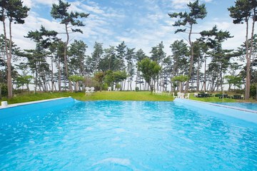 Private pool