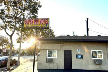 Super Inn