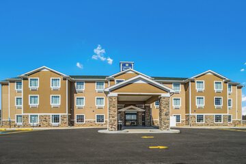 Cobblestone Hotel & Suites - Newport