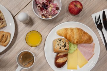 Breakfast meal