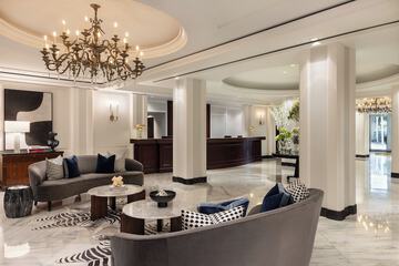 Lobby lounge