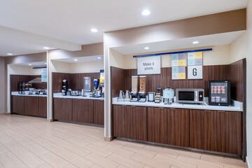 restaurant cafeteria