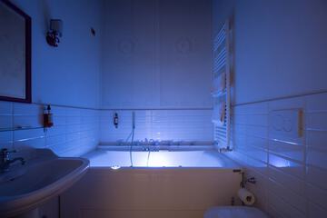 Private spa tub