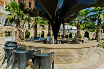 Poolside bar