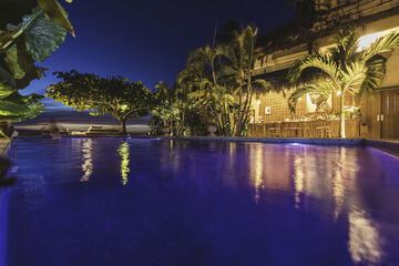 Infinity pool