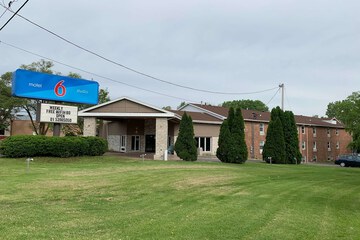 Studio 6 Rockford IL