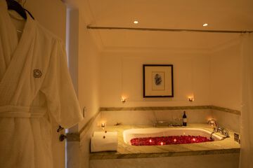 Private spa tub