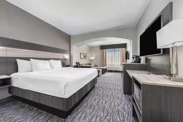 La Quinta Inn & Suites by Wyndham Allen at the Village