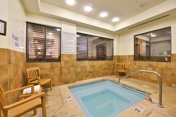 Indoor spa tub