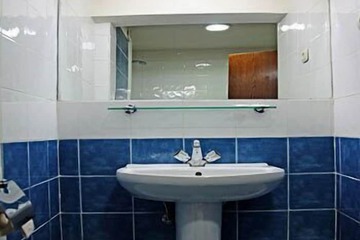 Bathroom sink