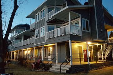 Snug Harbor Inn