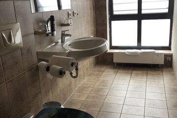 Bathroom sink