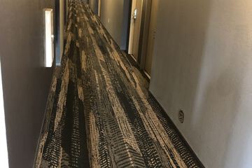 Ballroom/Hall 25 of 27