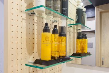 Bathroom amenities