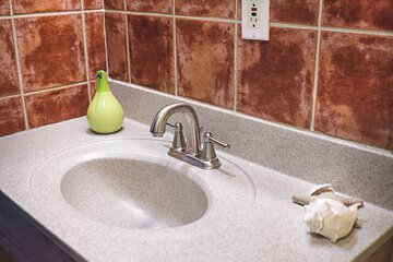 Bathroom sink