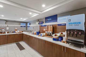 Breakfast/Coffee Service 28 of 36