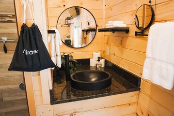 Bathroom sink