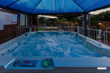 Private spa tub