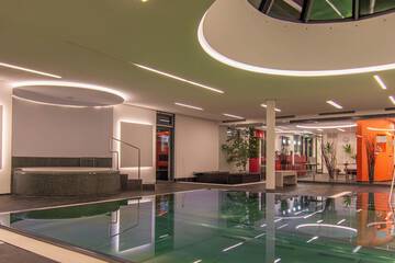 Indoor spa tub