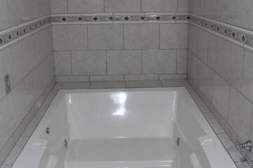 Private spa tub