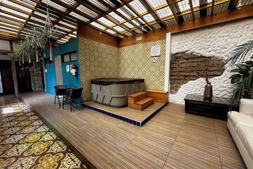 Indoor spa tub