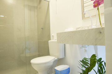 Bathroom amenities