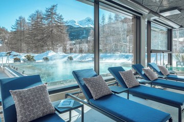 Indoor/outdoor pool