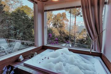 Private spa tub