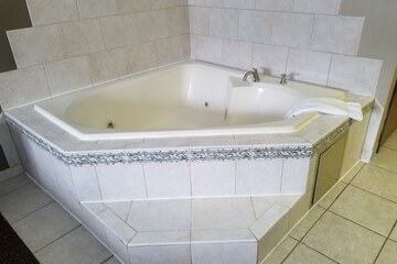 Jetted tub