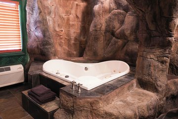Jetted tub
