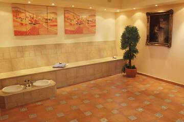 Indoor spa tub
