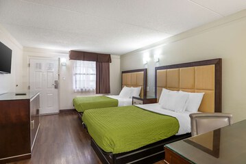 Room 33 of 46