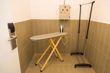 Iron/ironing board