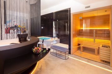 Private spa tub
