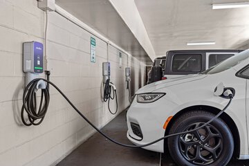 Electric vehicle charging station