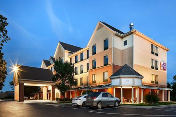 Best Western Plus Kalamazoo Suites