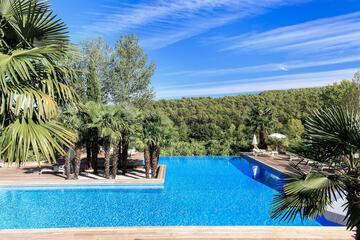 Infinity pool