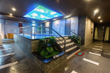 Indoor spa tub