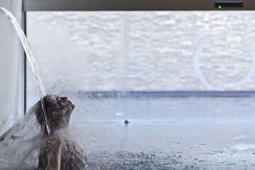 Indoor spa tub