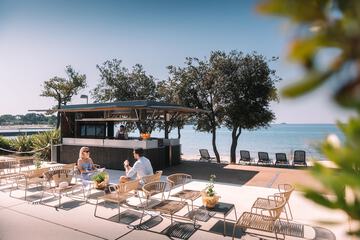 Snack bar
