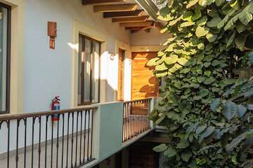 Handrails in hallways