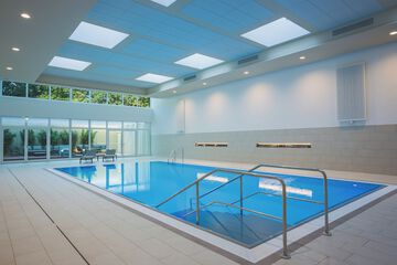 Exercise/lap pool
