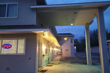 Front of property - evening/night